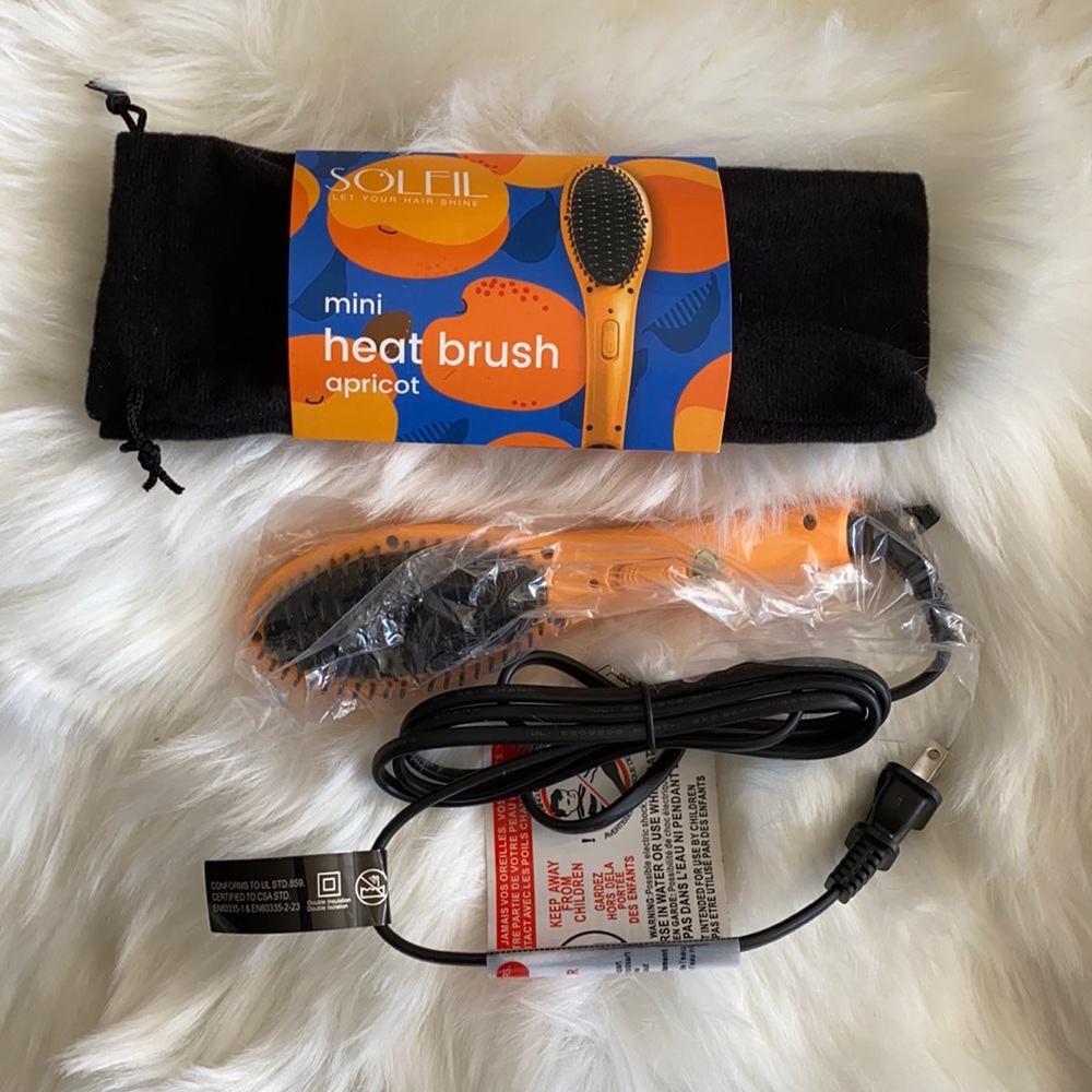 NWT Soleil Mini Heat Brush in Apricot